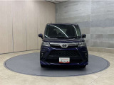 お車購入のポイントとなるフロントマスクです!シャープな目つきが印象的なデザインのヘッドランプです。