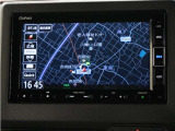 スタンダードインターナビ(VXM-214VFi)&バックカメラが装備されているので、普段の使い勝手もロングドライブも快適です。