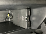 グローブBOX内のカードの取り出しもしやすい場所にETCがついています。高速道路の料金所の通過もラクラクです!。