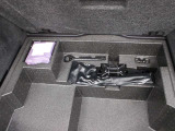 パンク修理キットが格納されています。