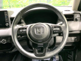 【純正革巻きステアリング】上質な革を使用することで、手にしっかり馴染みとても運転しやすいハンドルです♪