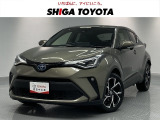 クーペのような流麗的なデザインが特徴のコンパクトSUV、 C-HRです。