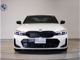 ☆BMWの代名詞とも言える【キドニーグリル】一目見ただけでBMW車であると認識できる確固たるアイコンとして存在感を放ちます☆