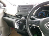 操作しやすい運転席廻り!操作パネルも使いやすい!!ドライブが楽しくなりますっ