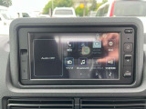 インテリアにつきましては、フル装備・エアバッグ(運転席/助手席)・ディスプレイオーディオ(Apple CarPlay、Android Autoなど)・キーレス&スマートキー・アイドリングストップ機構・盗難防止装置など装備です!