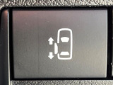 【パワースライドドア】スマートキーや運転席のスイッチでスライドドアの開閉が可能♪電動だから力を入れてドアを開ける必要が無く、小さいお子様でも、重い荷物を持っている時もラクに開け閉めできます♪