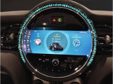 純正ナビです。とても使いやすく、Bluetooth&USBオーディオインターフェイスで、電話も音楽も楽しめます。
