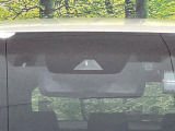 【トヨタセーフティセンス】走行中に前方の車両等を認識し、衝突しそうな時は警報とブレーキで衝突回避と被害軽減をアシスト。より安全にドライブをお楽しみいただけます。