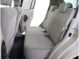 ゆとりある広々とした車内空間は、ドライブを始め買い物やレジャーなど、幅広く活躍します。一人でもみんなとでもお出かけを楽しみましょう!