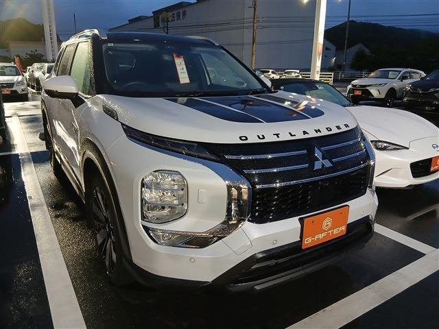 アウトランダー PHEV 2.4 P 4WD 禁煙車 サンルーフ