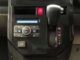 エアコンはオートエアコンです。車内は一年中快適な温度にキープできます♪