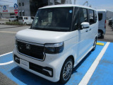 納車の前には、当社の整備工場でしっかり点検を行います。整備費用は車両価格に含まれます。