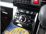 【車屋】として、長く車業界に従事した経験豊富なスタッフが多数在籍しております。