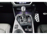ミッションはストレート型CVTマニュアルモード付になります、CVT車ですがマニュアル感覚で運転操作ができます!シフトの周りにはFシートヒーター(2モード)ビューカメラSW(全周囲)を設置!