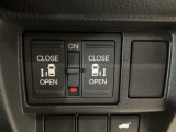 【両側パワースライドドア】両側がパワースライドドアになっており、運転席のスイッチやスマートキーでも開閉が可能です!開口部も広いので乗り降りも楽々♪