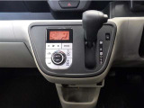 見方が分からないときは、どんなことでも中古車選びのプロであるスタッフにおたずねください。