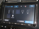 ナビゲーションは純正9インチメモリーナビを装着しております。AM、FM、CD、DVD再生、Bluetooth、音楽録音再生、フルセグTVがご使用いただけます。初めて訪れた場所でも安心ですね!
