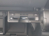 広がる運転支援サービスETC2.0搭載。全国の高速道路に設置されたITSスポットと双方向通信を図り、広域な道路交通情報や安全運転をサポートする情報を得て、音声やナビ画面上にタイムリーにお知らせします。