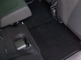 この度は、当店のお車をご覧いただきまして誠にありがとうございます。当店では全国販売・納車も行っております。県によって陸送費用は異なりますのでお気軽にお問い合わせください。