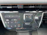 「オートエアコン」付き一年中快適な室内を提供!車内温度を設定すると、風量を自動で調節してくれます。さらに前席シートヒーター、ハンドルヒーターつき(^^)/