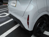 移動物が近づくと知らせてくれるMOD付きです。車の周りを歩いている人や自転車など動いているものを検知してディスプレイへの表示とブザーでドライバーに注意を促します。