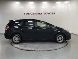 【まるごとクリーニング】シートを取り外し、車内を徹底洗浄。隅々まで丁寧に仕上げています。