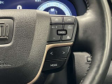 右側のステアリングスイッチではトヨタセーフティセンスなどの運転支援系と、オーディオの操作が出来るようになっています!