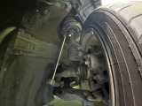 お車を安心してお乗りいただく為には、足回りの定期点検が欠かせません。サービスサポート(有償保証)では無料点検もご提供しており、安心のカーライフをお過ごしいただけるサポート体制が整っています。