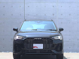 ●一目でAudiとわかる特徴的なシングルフレームグリル・LEDランプ。精悍なフロントマスクからAudiのスマートで上品なブランドを連想させてくれます。女性にも大変ご好評頂いております。
