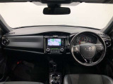 シンプルながら機能性あふれる運転席廻りです。視界性もよく、運転しやすいですよ。