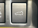 【パワーバックドア】スマートキーや運転席のボタンを押すだけでリアゲートが自動で開閉します!荷物を持っている時や、高い位置にあるバックドアを閉める際に便利な機能です♪