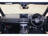 操作性に優れた運転席となります!小物入れや各ボタンの配置にこだわり、使いやすいです!座り心地もよく視認性も良好なのでロングドライブもお任せ下さい!