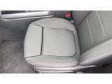 運転席・助手席ともシートヒーター装備しています。
