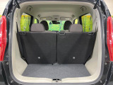 普段のお買い物や通勤、送迎等に十分な荷室スペースを確保しております。セカンドシートを倒すと、大きな荷物の積載も可能です♪