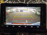 ディスプレイオーディオやカーナビは、現代のドライブにおいて欠かせない装備のひとつです。初めての場所でも迷いにくく、快適なルート案内で運転をサポートします。移動中のエンターテインメント性も高まります。