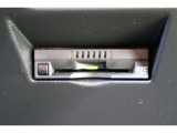 ETCはビルトインタイプでスッキリとしています。納車前には使用できるようにセットアップをさせていただきます。ETCカードの取扱もしておりますのでご相談くださいね。