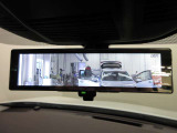 スマートルームミラー付きで後部座席に乗車してても後方がしっかり見れます