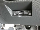 ビルトインタイプのETC車載機です。見た目もスマートで料金所通過もキャッシュレスです。
