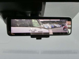 スマートルームミラー・後部座席に人が座っている時や、荷物が多い際でも後方確認がしやすいです。