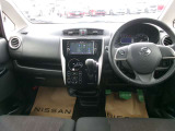 操作しやすい運転席廻り!操作パネルも使いやすい!!ドライブが楽しくなります!