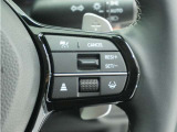 ◆アダプティブクルーズコントロール◆予め設定した車速内でクルマが自動的に加減速。前走車との適切な車間距離を維持しながら追従走行します。【LKAS】車線維持支援システムでステアリング操作を支援。
