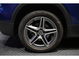 メルセデスの認定中古車「サーティファイドカー」では、万一お車が故障した場合も、ご購入後1年間もしくは2年間※は走行距離にかかわらずメルセデス・ベンツ正規サービスネットワークで無料修理いたします