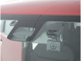 サポカーは、高齢運転者を含めたすべてのドライバーによる交通事故の発生防止・被害軽減対策の一環として、国が推奨する新しい自動車安全コンセプトです。詳しくは販売店スタッフまでおたずねください。