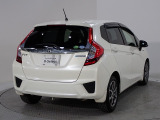 プライバシーガラスが装備されています。外を見るときには気にならずに、後方車両からは車内が見えにくい設計です、周りを気にせず、快適に運転できますよ。
