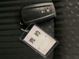 スマートキーは荷物を持っている時でも、キーを取り出さずドアの施錠・開錠ができます。