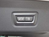 お車の車検や板金等も自社整備工場にて対応致しますので、ご安心下さい。お客様からのご来店、ご連絡をスタッフ一同心よりお待ちしております。