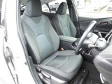 【内装】プリウスの車内です♪もちろん、フロアマットもついてますよ〜!
