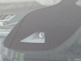 【エマージェンシーブレーキ】走行中に前方の車両等を認識し、衝突しそうな時は警報とブレーキで衝突回避と被害軽減をアシスト。より安全にドライブをお楽しみいただけます。