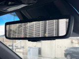 【デジタルインナーミラー】後席の大きな荷物や同乗者で後方が確認しづらい時でも安心!カメラが撮影した車両後方の映像をルームミラー内に表示。クリアな視界で状況の確認が可能です!