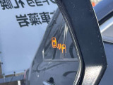 【ブラインドスポットモニター】死角になる後方に車両がいるとミラーで警告してくれます。